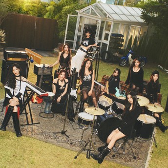 Here’s How To Buy a TWICE Light Stick Ahead Of Their 2026 World Tour