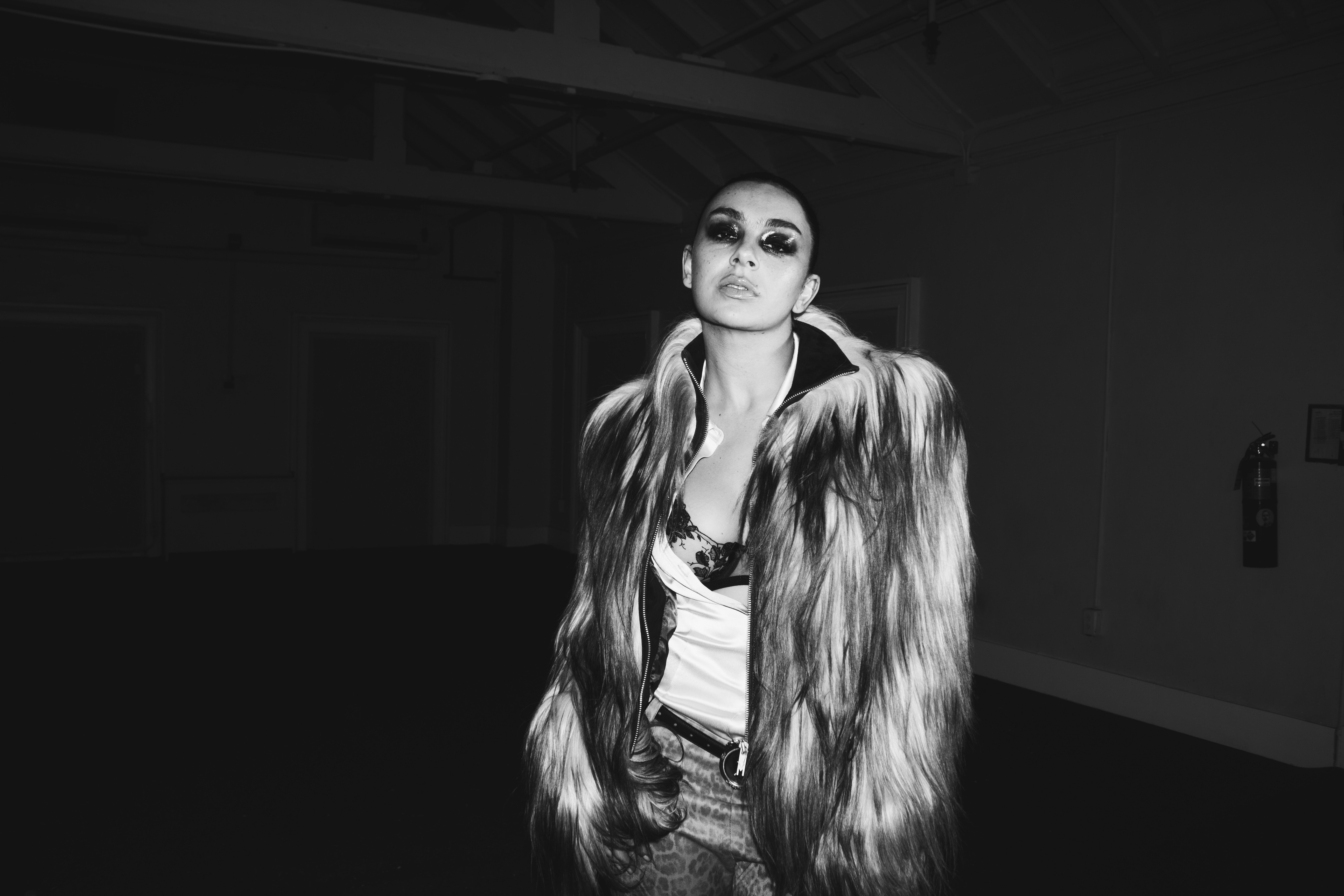 Grimes ‘Hazily’ Remembers Recording a Song Called ‘Witch v Witch’ With Charli xcx, But Can’t ‘Conjure the Session in My Mind’